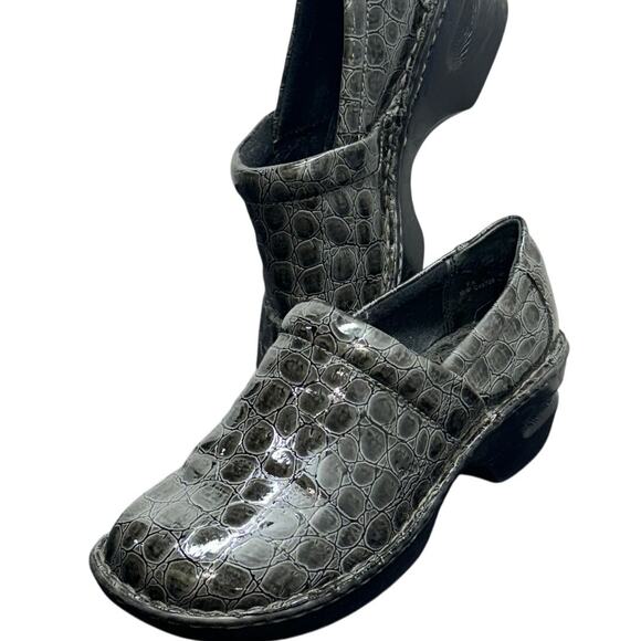 BOC Born Concept Peggy Gray Crocodile Embossed Slip On Comfort Clog Loafer 7.5 - Picture 2 of 9